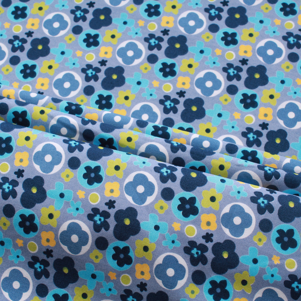 Ditsy Floral Premium 100% Printed Cotton Fabric. High Quality. Approx. 44" (112cm) Wide.